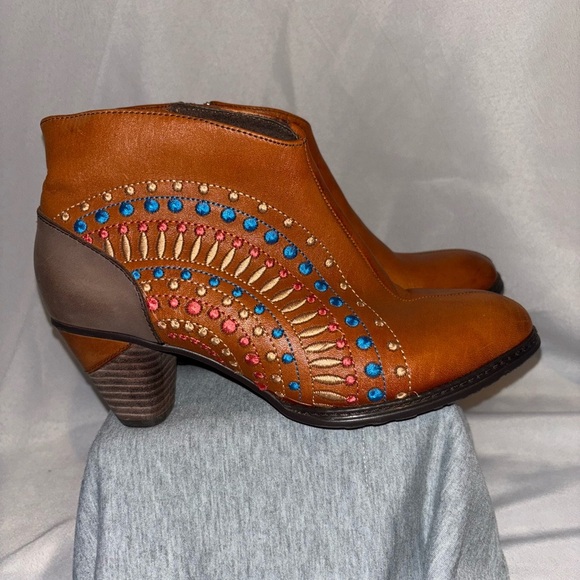 Spring Step L'Artiste Rhapsody Brown Leather Embroidered Boho Booties Size EU 39 - Picture 1 of 13